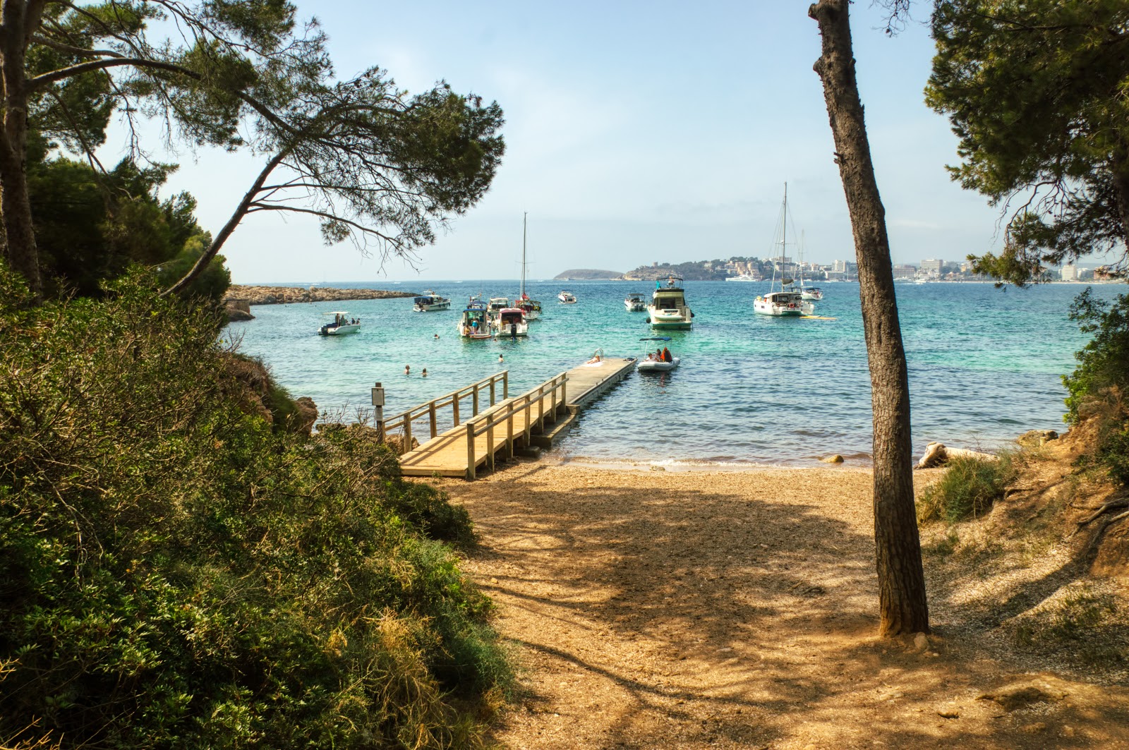 Fotografie cu Platja de Mardavall cu golful minuscul