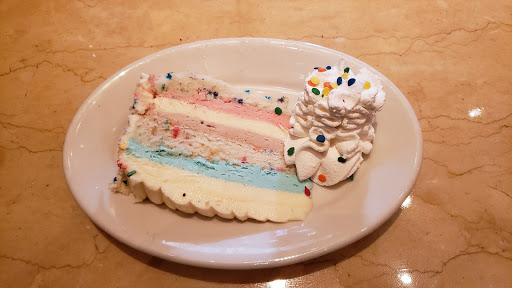 Restaurant «The Cheesecake Factory», reviews and photos, 2402 East Camelback, Phoenix, AZ 85016, USA