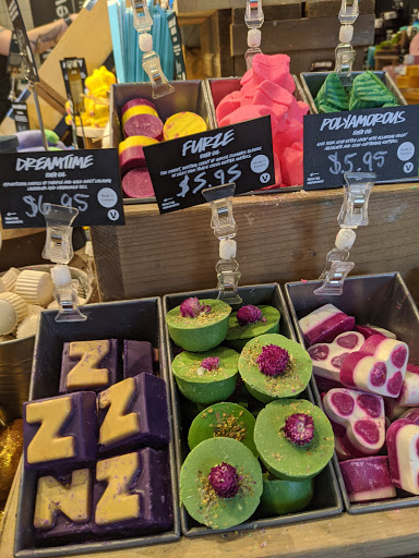 Cosmetics Store «Lush Cosmetics», reviews and photos, 3915 W 50th St, Edina, MN 55424, USA