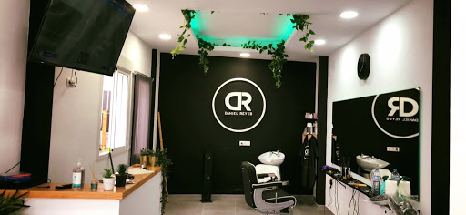 Daniel Reyes Peluquería Masculina en Villarrasa, Huelva