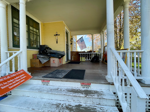 Thrift Store «Deja Vu Thrift Shop», reviews and photos, 427 S 4th St, Geneva, IL 60134, USA