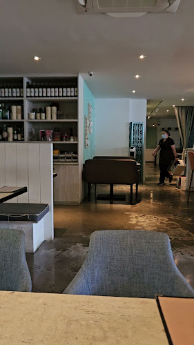 OPIO Kitchen & Bar - Restaurant