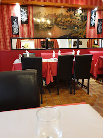 Atmosphère du Restaurant chinois Les Trois Bonheurs à Nîmes - n°1