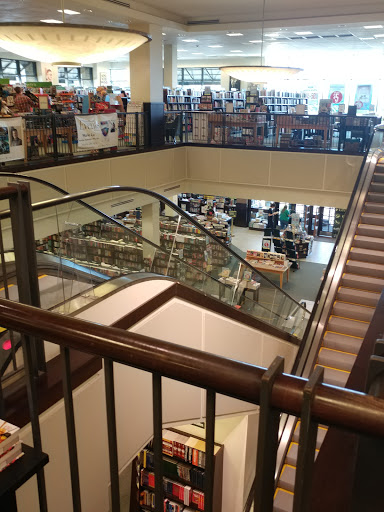 Book Store «Barnes & Noble Booksellers Clackamas Town Ctr Mall», reviews and photos, 12000 SE 82nd Ave, Portland, OR 97086, USA