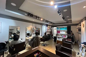 Vik hair salon image