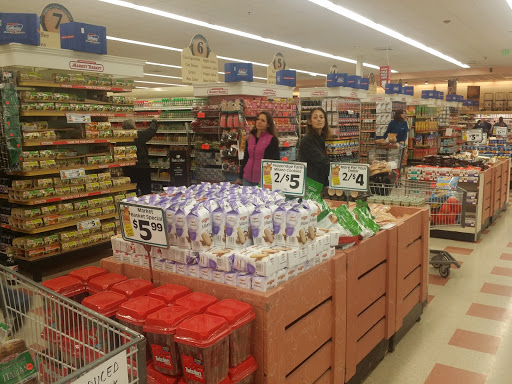Grocery Store «Market Basket», reviews and photos, 8 Highland Common E, Hudson, MA 01749, USA
