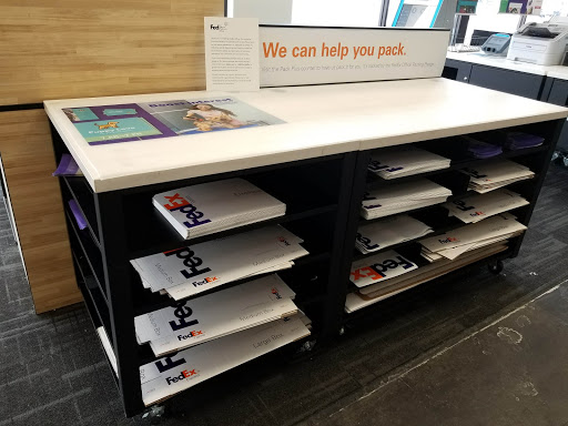 Print Shop «FedEx Office Print & Ship Center», reviews and photos, 7217 W Forest Preserve Ave, Norridge, IL 60706, USA