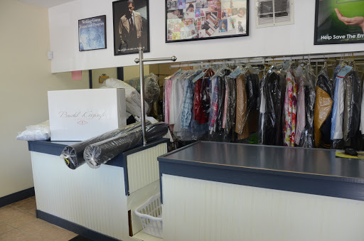 Dry Cleaner «Ruby Cleaners», reviews and photos, 6636 W Roosevelt Rd # 2, Oak Park, IL 60304, USA