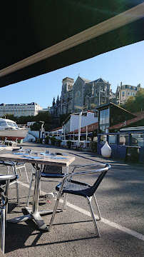 Atmosphère du Restaurant de fruits de mer Chez Albert à Biarritz - n°4
