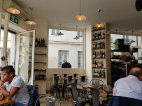 Atmosphère du Restaurant italien Ademi Montmartre à Paris - n°15