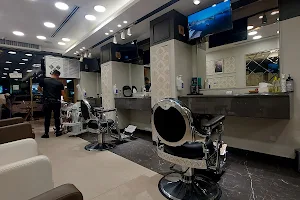 First class salon image