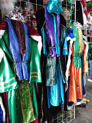 Stores to buy halloween costumes for women Puebla