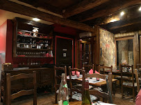 Atmosphère du Restaurant français La Table Ronde à Dol-de-Bretagne - n°16