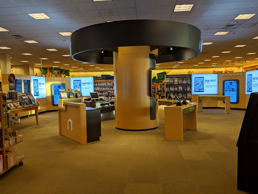Book Store «Barnes & Noble», reviews and photos, 6510 N Illinois St, Fairview Heights, IL 62208, USA