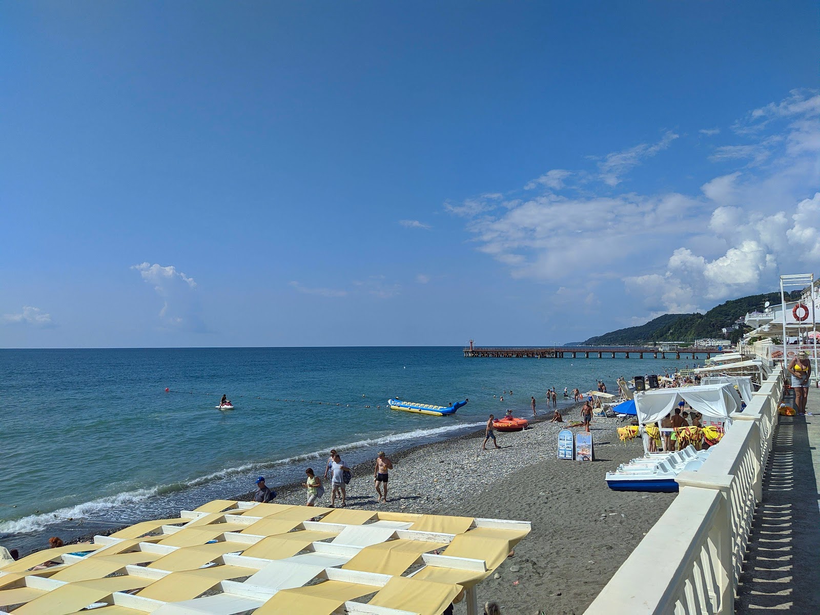 Photo de Loo beach II avec rivage droit, long
