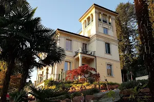 Villa Floreal, Ferienwohnungen image