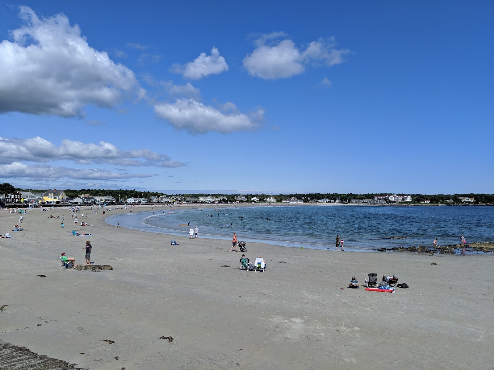 Photo de Goochs beach avec rivage droit, long