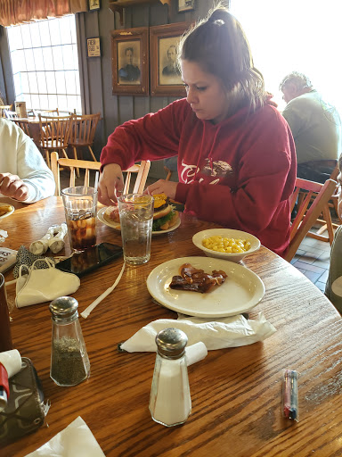 American Restaurant «Cracker Barrel Old Country Store», reviews and photos, 5035 Hinkleville Rd, Paducah, KY 42001, USA