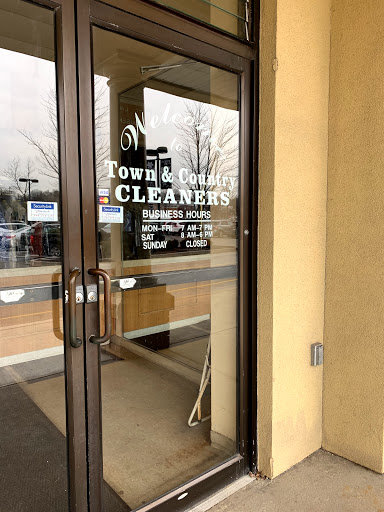 Dry Cleaner «Town & Country Dry Cleaners», reviews and photos, 704 W Lancaster Ave, Devon, PA 19333, USA