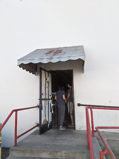 Rock Climbing Gym «Hangar 18 Indoor Climbing Gym - South Bay», reviews and photos, 4926 W Rosecrans Ave, Hawthorne, CA 90250, USA