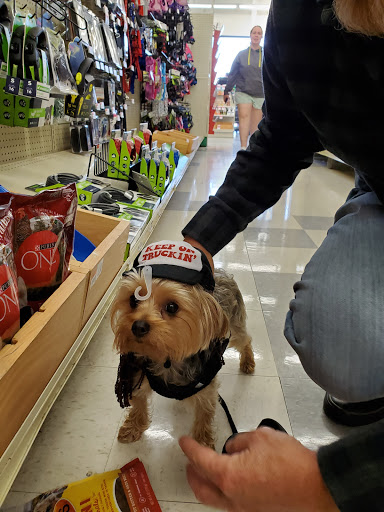 Pet Supply Store «Pet Supplies Plus», reviews and photos, 4024 Elkhart Rd #27, Goshen, IN 46526, USA