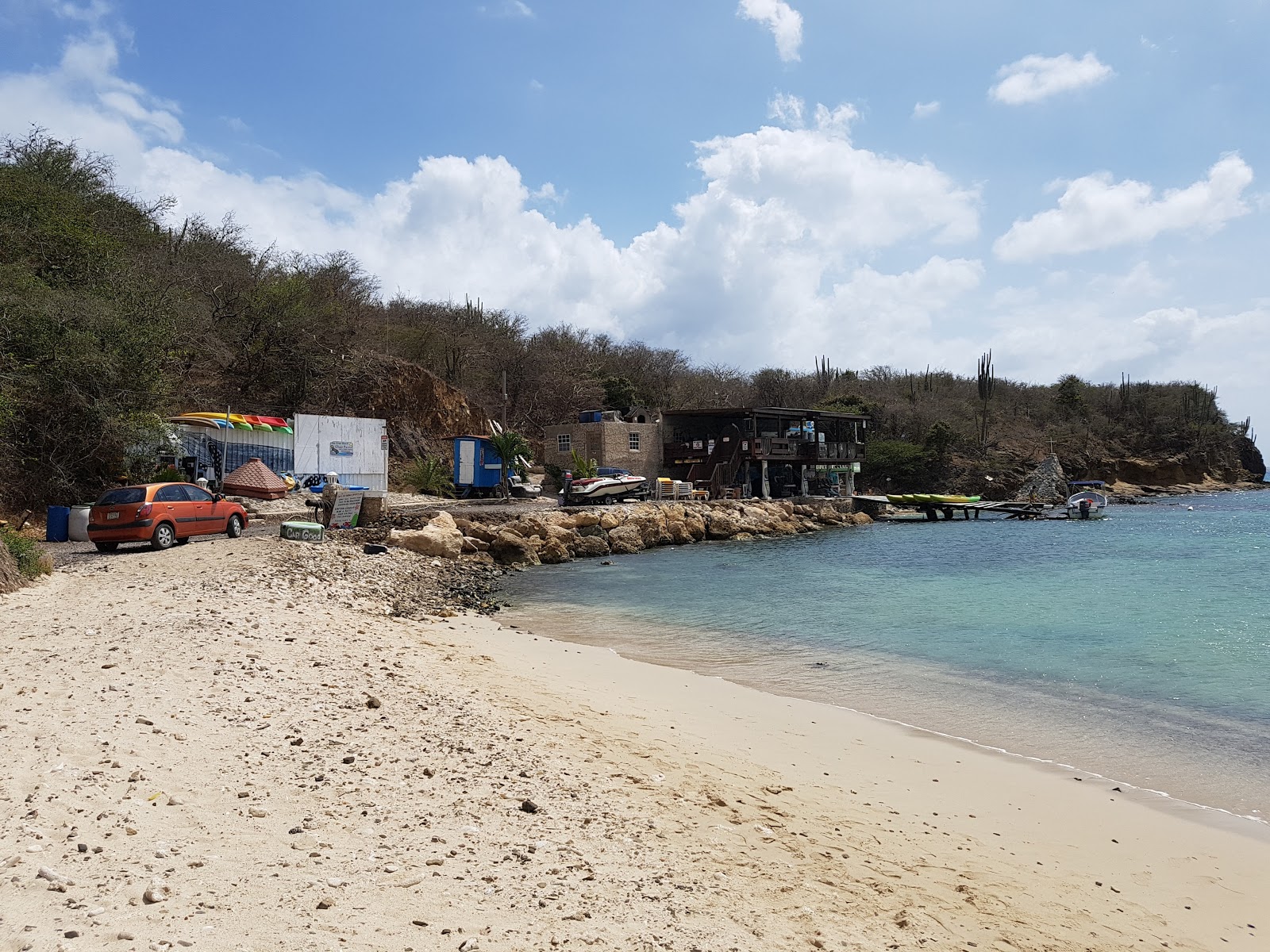 Photo of Playa Santa Cruz and the settlement