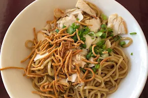 Pin Lon Kyaw Lay Noodle image