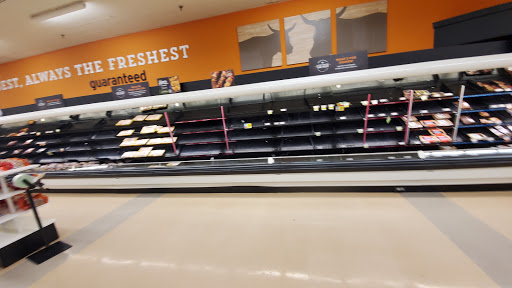 Grocery Store «Hannaford Supermarket», reviews and photos, 532 Main St,Route 1, Saco, ME 04072, USA