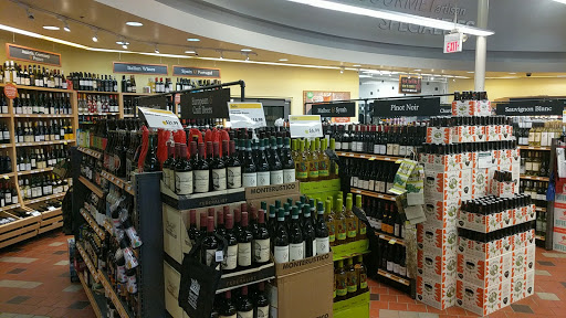 Grocery Store «Whole Foods Market», reviews and photos, 11660 Plaza America Dr, Reston, VA 20190, USA