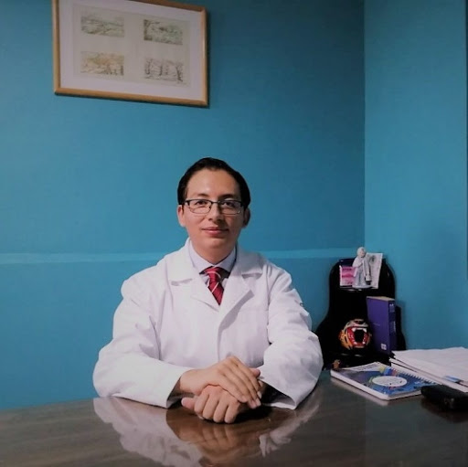 Dr. Jonatán Mendoza Ramírez, Gastroenterólogo