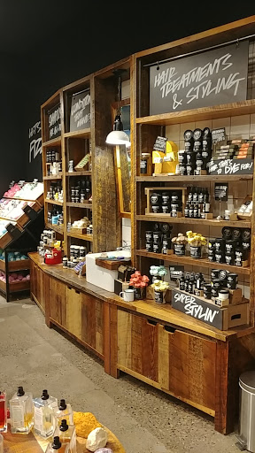 Cosmetics Store «Lush», reviews and photos, 112 E Broadway, Bloomington, MN 55425, USA