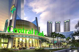 Central Park Mall image