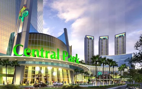 Central Park Mall image
