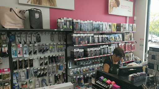 Beauty Supply Store «Sally Beauty», reviews and photos, 4345 NE Chouteau Trafficway, Kansas City, MO 64117, USA