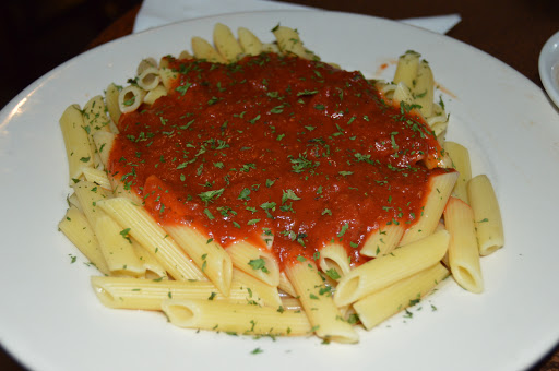 Bar & Grill «Blue Fox Billiards Bar & Grill», reviews and photos, 1160 Millwood Pike, Winchester, VA 22602, USA