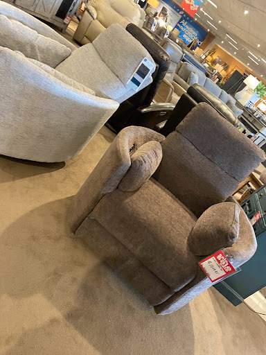 Home Goods Store «Godby Home Furnishings», reviews and photos, 14550 Mundy Dr, Noblesville, IN 46060, USA