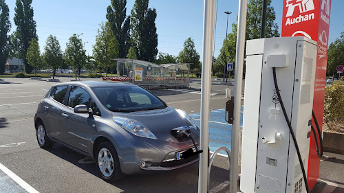 Borne de recharge de véhicules électriques Auchan Charging Station Sancé