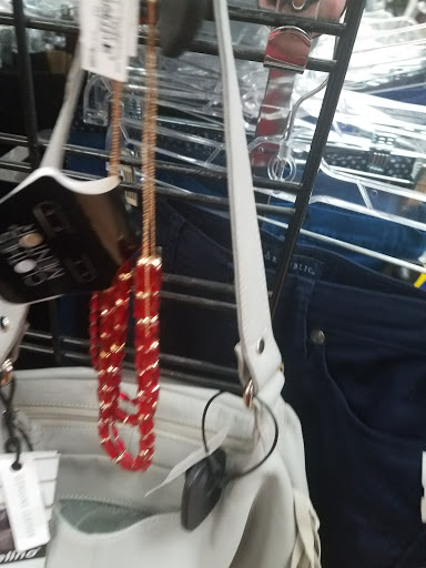 Used Clothing Store «Clothes Mentor», reviews and photos, 564 Howe Ave, Cuyahoga Falls, OH 44221, USA