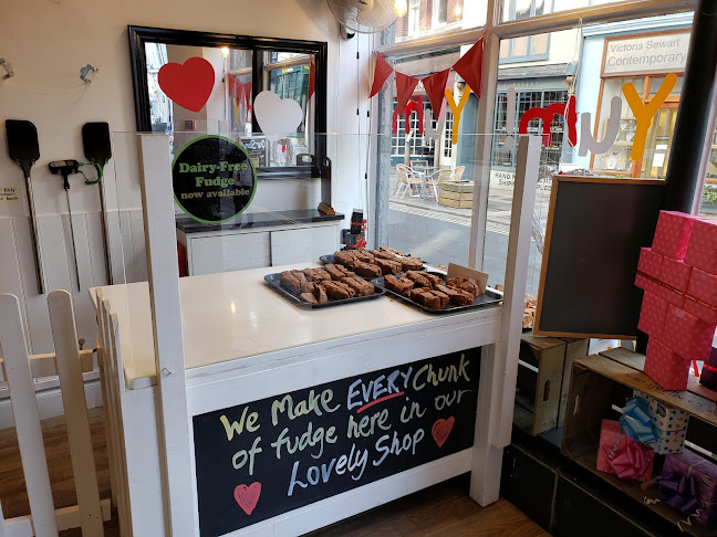 Comments and reviews of Roly's Fudge Pantry