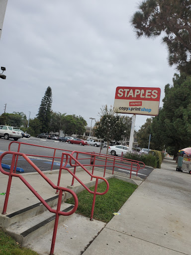Office Supply Store «Staples», reviews and photos, 2052 S Bundy Dr, West Los Angeles, CA 90025, USA