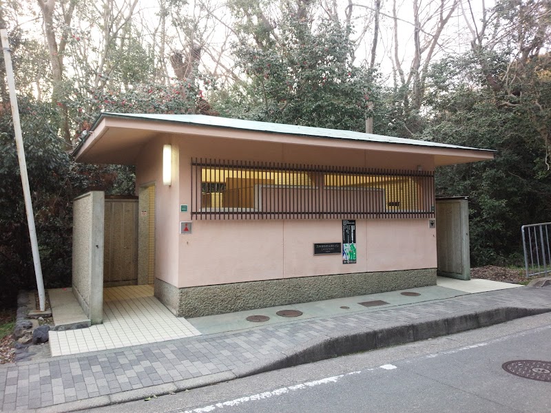 乃木神社前公衆トイレ