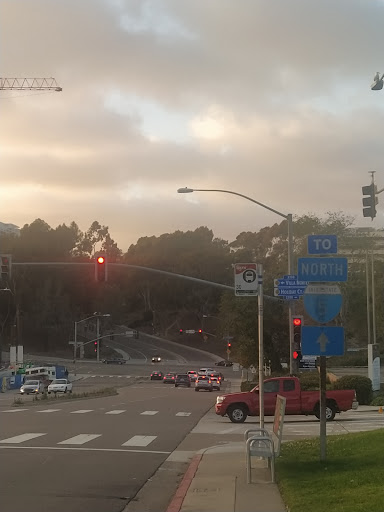 Shopping Mall «Villa Norte Shopping Center», reviews and photos, 3251 Holiday Ct, La Jolla, CA 92037, USA