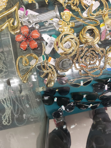 Thrift Store «Unique», reviews and photos, 2956 Gallows Rd, Falls Church, VA 22042, USA