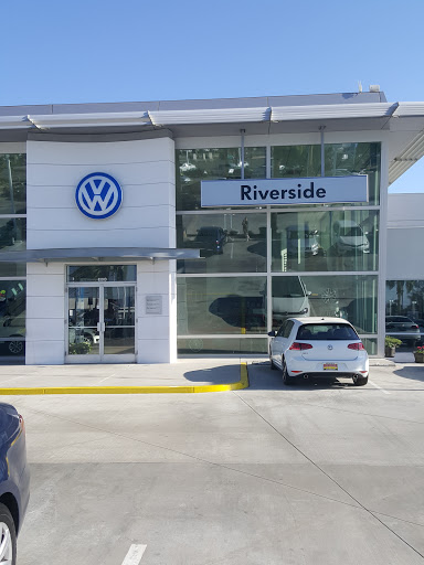 Volkswagen dealer Fontana