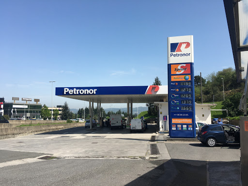 Gasolinera Petronor Enekuri
