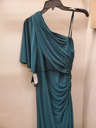 Department Store «Nordstrom Rack West Farm Shopping Center», reviews and photos, 1600 SE Rd, Farmington, CT 06032, USA