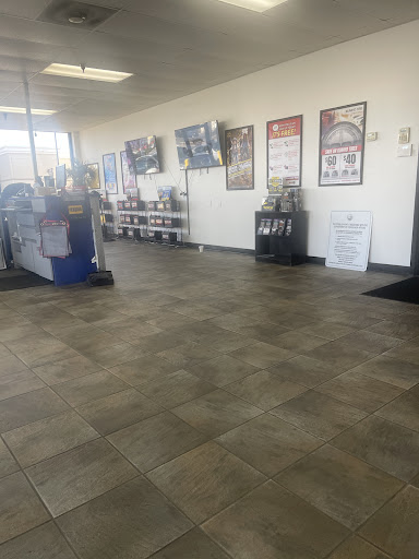 Tire Shop «Discount Tire Centers - Fresno, CA», reviews and photos, 6615 N Blackstone Ave, Fresno, CA 93710, USA