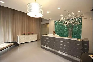 Luxe Dental image