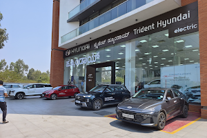 Trident Hyundai Yelahanka Car Showroom image