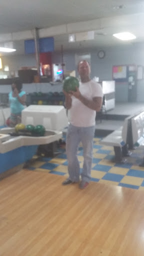 Bowling Alley «Anniston Bowling Center», reviews and photos, 321 W Blue Mountain Rd, Anniston, AL 36206, USA